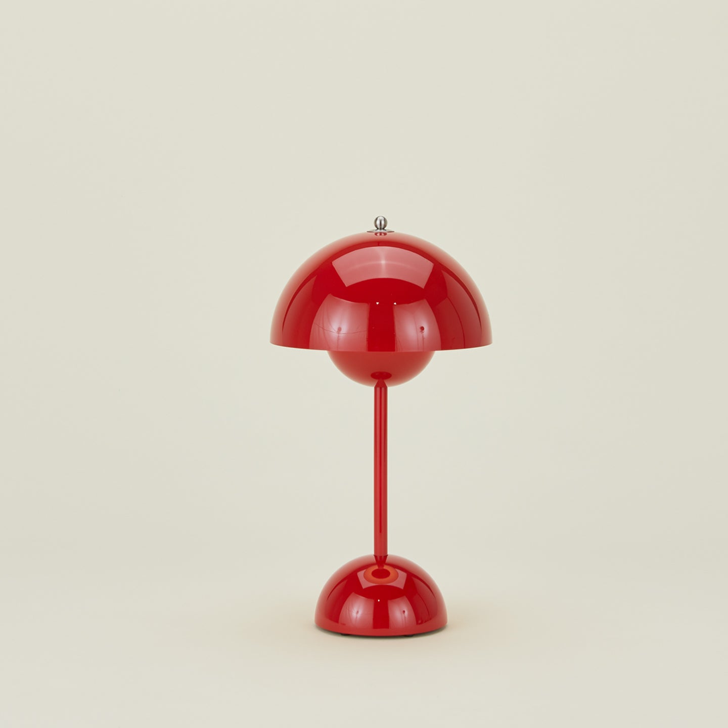 Flowerpot portable lantern in red