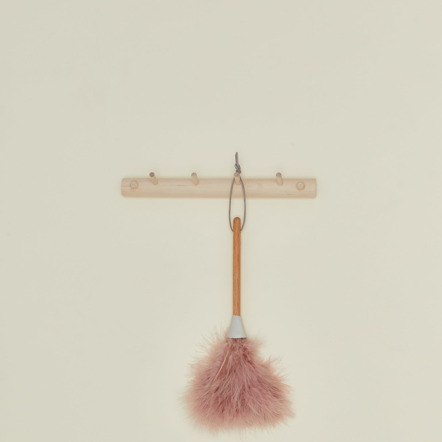 Small Oksa coat rack with feather duster