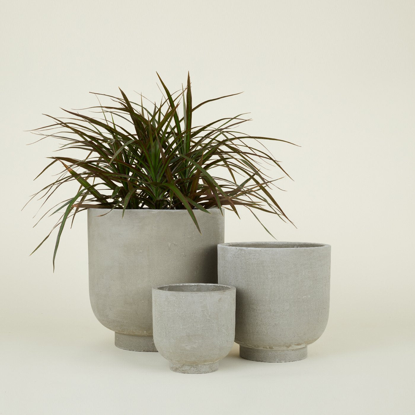 Footed Planter - Fiber Cement